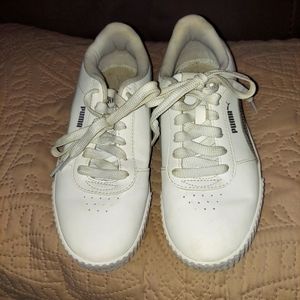 Puma womens white Silver sneakers Laces Size 6